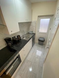 Charming Cambridge Studio with Private Garden - 9