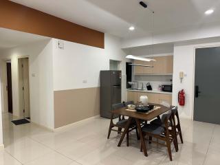 The Jelutong Trio, Spacious 3-Bedroom Luxury Stay - 4