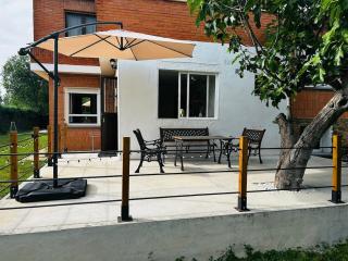 Casa acogedora con chimenea y amplio jardín - 5