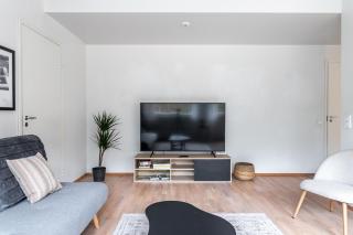 1BR Apartment with Sauna, Balcony & Free Parking - 5