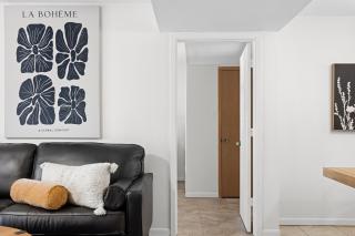 Sophisticated 2BR 2BA by TAMU, Washing Machine, Smart TV - 9