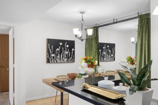 Sophisticated 2BR 2BA by TAMU, Washing Machine, Smart TV - 3