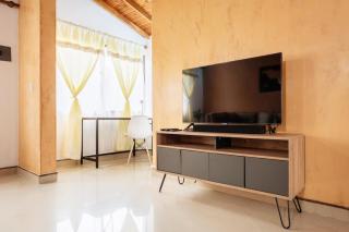 Spacious House with Garden & View over Medellin - 4