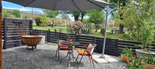 Meadow View Guest Cottage - 9