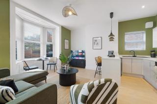 New! 2BR in Gladstone - 0