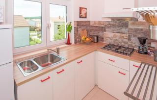 Gorgeous Apartment In Medulin - 7