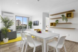 Relaxing 2BR2BA Condo w/ Gym, Pool in Palm Beach! - 2