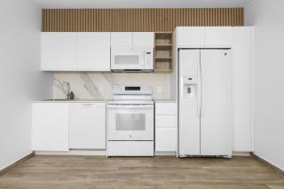 Relaxing 2BR2BA Condo w/ Gym, Pool in Palm Beach! - 1