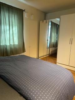 Cozy 2 bedroom, Central, Walking distance to everywhere, Elevator & 2 Balcony - 5