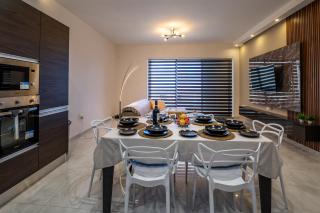 Modern SeaView Luxury Apartment - 2