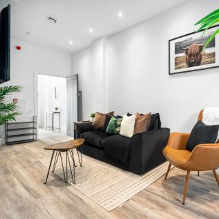 Cozy Apartment - On street parking - Rowley Regis 49AG - 4