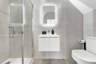 Stylish Spacious Flat near Arnos Grove - 9