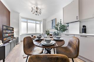 Stylish Spacious Flat near Arnos Grove - 4