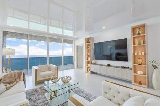 Luxury Three-Bedroom Oceanfront Apartment with Panoramic Views - 0