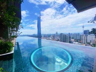 Lucentia klcc suites Pool Twin Tower view - 2