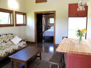 Gorgeous Cabin Getaway on a Farm in Windsor County, Vermont - 5