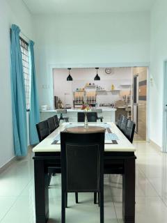 Sri Semarak 4 Bedroom Home Near Stadium - 9