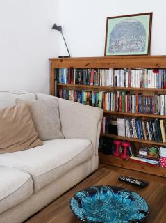 Bright Ground Floor Flat with Free Parking and Balcony Near Stoke Newington - 5