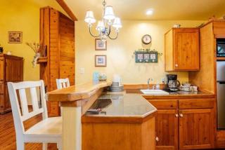 Sweet Cabin Rental for Family-Friendly Getaway near New Braunfels, Texas - 2