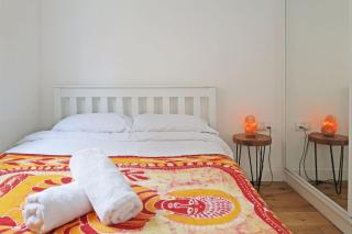 Bright Ground Floor Flat with Free Parking and Balcony Near Stoke Newington - 3