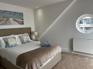 The Beach House Worthing 5 Bedrooms 3 Bathrooms Hot Tub BBQ - 2
