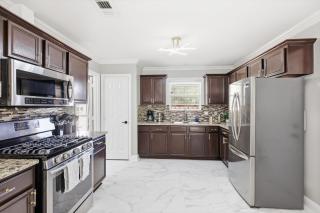 4-BD 2-BA with Backyard Pool Retreat + Game Room - 6