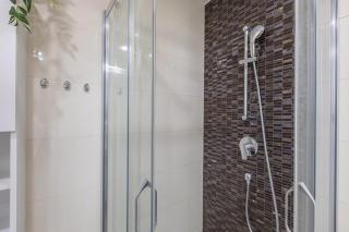 Newly renovated flat with a loft - Prag - 2