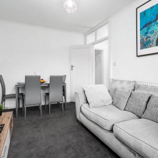 Stylish 4Bed House - Sleep 7 - Parking - Garden 559TY - Birmingham - 3
