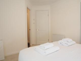 Fettes - Homely 2BD in Quiet Development - 5