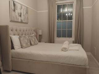 Cozy 2BD Westminster Apartment - 3