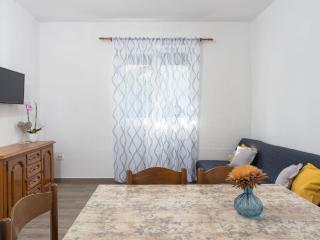 Apartment Vesela-1 by Interhome - 2