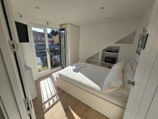 Cozy loft double bedroom -  - 7