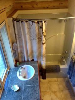 Rocky Mountains Getaway: Gorgeous Log Cabin in Darby, Montana - 9