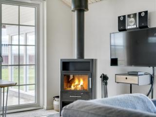 Holiday Home Mieka - 400m from the sea by Interhome - 1