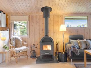 Holiday Home Thrineke - 600m from the sea by Interhome - 6