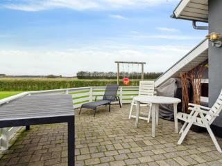 Holiday Home Thrugels - 600m from the sea by Interhome - 4