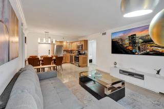 Beach Condo with Resort Perks, Pools, Fitness Center, and a Relaxing Bathtub 916 - 5