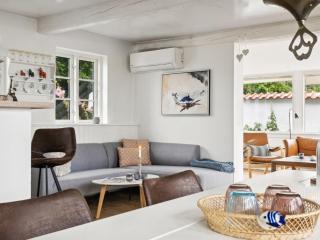 Holiday Home Susan - 20m from the sea by Interhome - 5