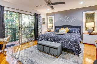 Festive Lakefront Escape Blue Ridge Holiday Home - 2