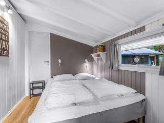 Holiday Home Effy - 600m from the sea by Interhome - 4