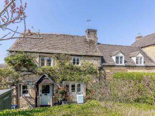 3 Bed in Bourton-on-the-Water PTREE - 9