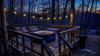 Gorgeous Secluded Cabin with Hiking Trails Near in Frenchburg, Kentucky - 5
