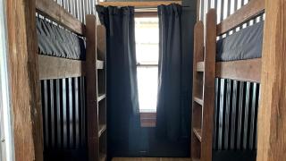 Rustic Cabin Perfect for Small Groups with Picnic Space in Indiana - 9