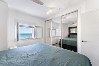 Calahonda Beach - Beachfront 2 Bedroom House Beautifully revovated - 7