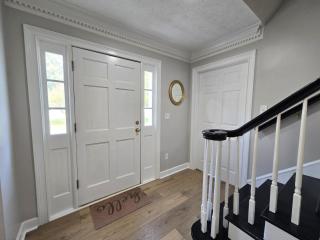 Cozy 5BR Family Retreat Firepit Games Patio - 2