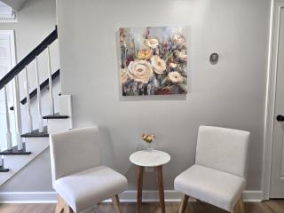 Cozy 5BR Family Retreat Firepit Games Patio - 1