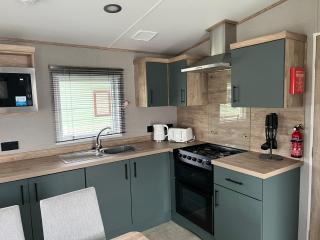 Modern Caravan 2025 with Decking - 9