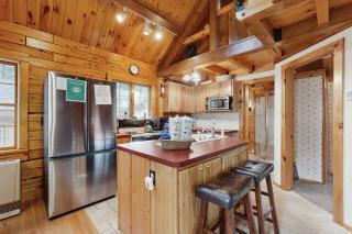 Lily Bay Getaway - 4