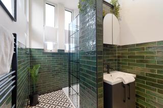 New! Stylish 2BR in Gladstone - 4