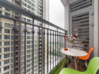 Luxury 2BR Apartment Landmark 81 View Vinhomes Central Park - 4